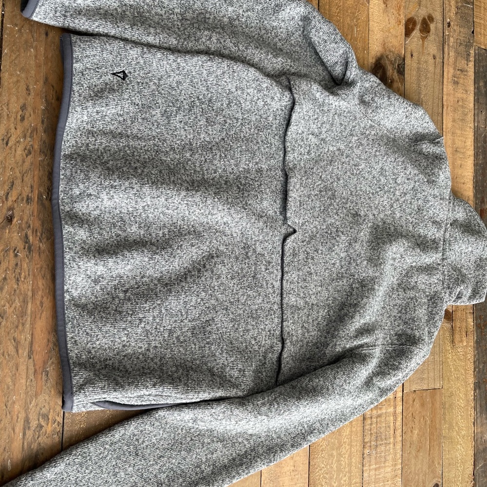 Ivivva girls sweater pullover size 12 like new in grey.